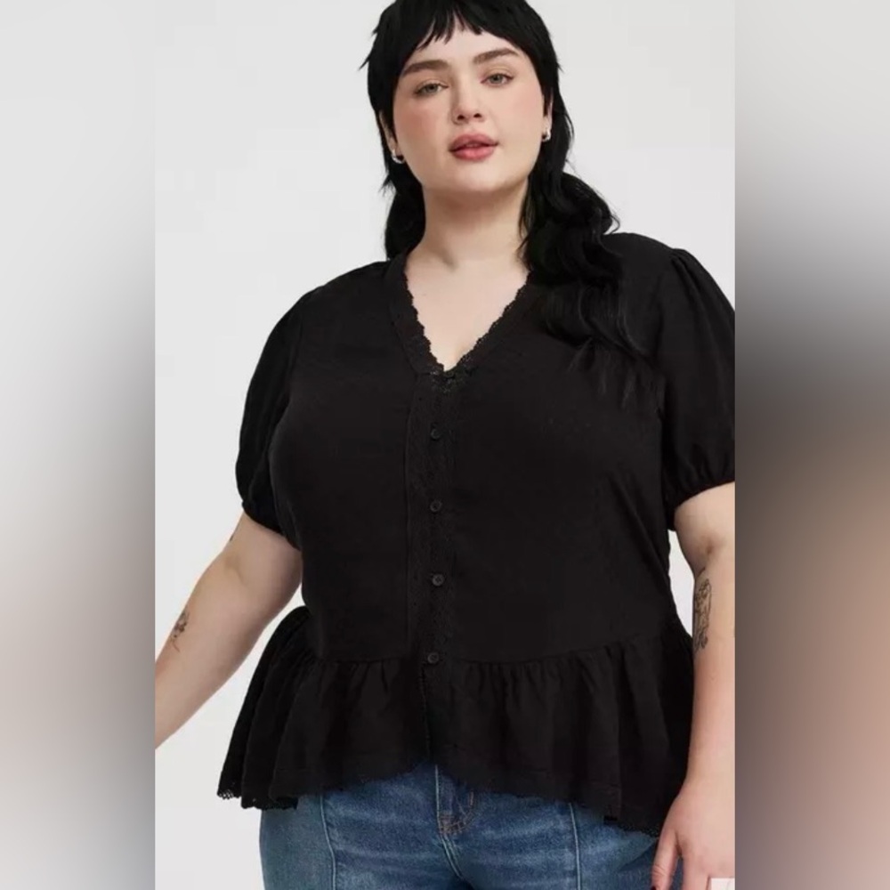 Torrid Size 3(3X)(22-24) Black Peplum Challis Donny V-Neck Lace Trim Shirt Top